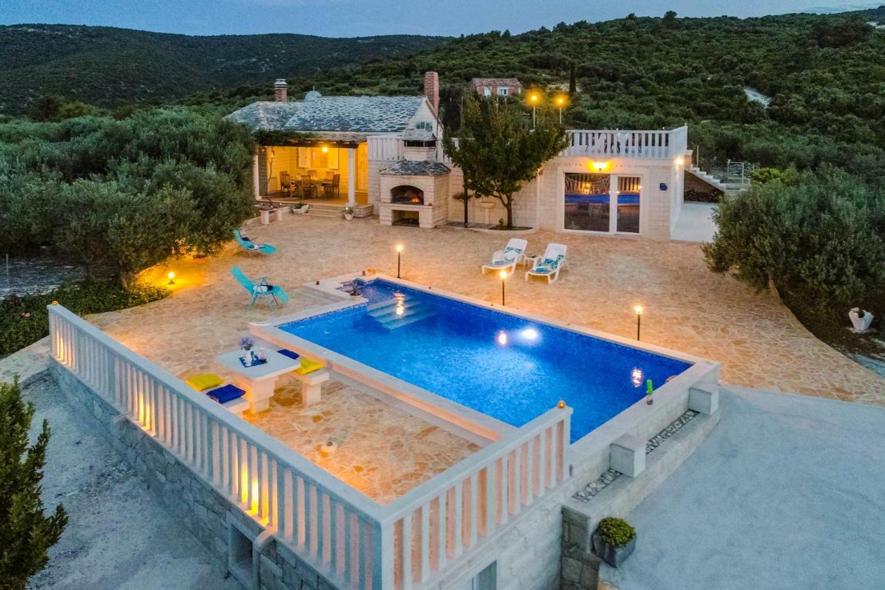 Vila Maslinica Pucisca Exterior photo