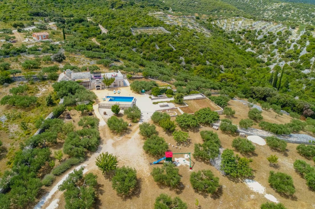 Vila Maslinica Pucisca Exterior photo